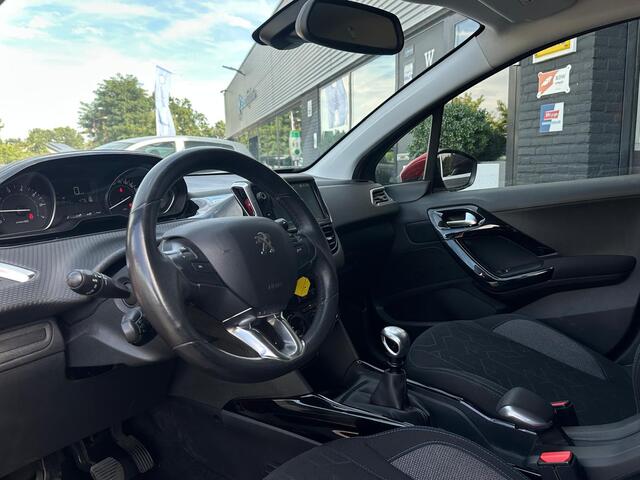 Peugeot 2008 1.2 Signature, Airco, Bluetooth, Cruise, Carplay, Navi, PDC, NAP, APK