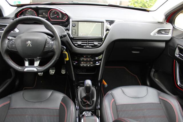 Peugeot 2008 1.2 PureTech GT-line | Incl. 12 maanden Garantie | Panorama dak | Trekhaak | Achteruitrijcamera | Cruise controle | Parkeersensoren | Apple CarPlay/Android Auto | Navigatie | Climate controle | DAB Radio | Origineel NL Auto | NAP |