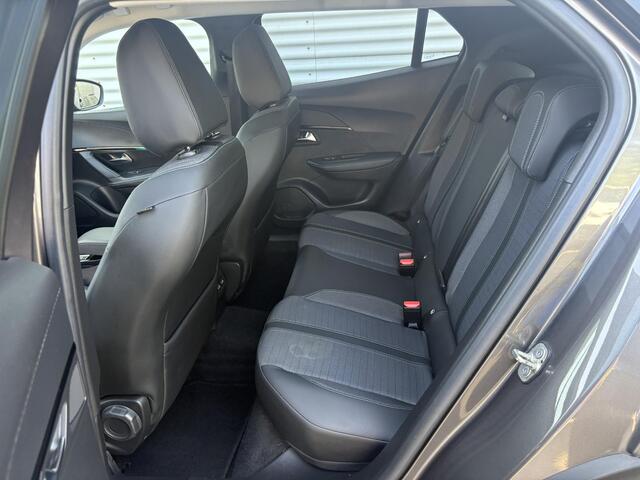 Peugeot 2008 Allure 1.2 Turbo 130pk | NAVI | STOELVERW. | 17" LM | CAMERA | CLIMA | ALL-SEASONBANDEN | DAB+ | APPLE CARPLAY / ANDROID AUTO |