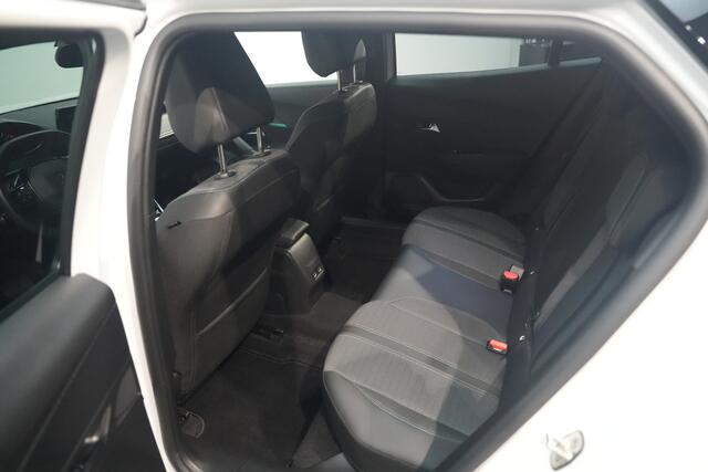 Peugeot 2008 1.2 PureTech Allure 130 PK Automaat ? NAVI ? CRUISE ? AUT. AIRCO ? 17 INCH ? HOGE INSTAP