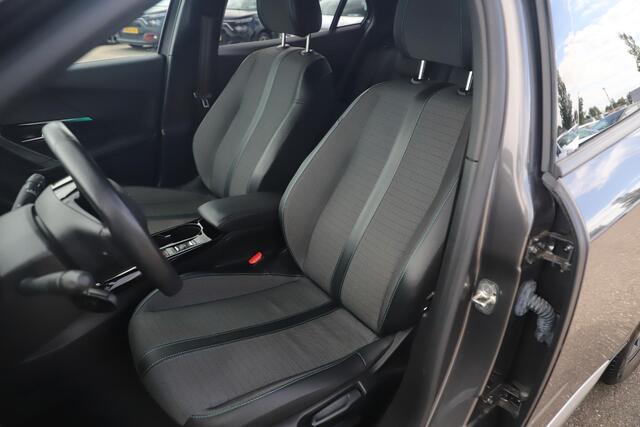 Peugeot 2008 1.2 PureTech Allure 102PK Half Leder Navigatie Carplay Android Climate Cruise Control LED Parkeersensor