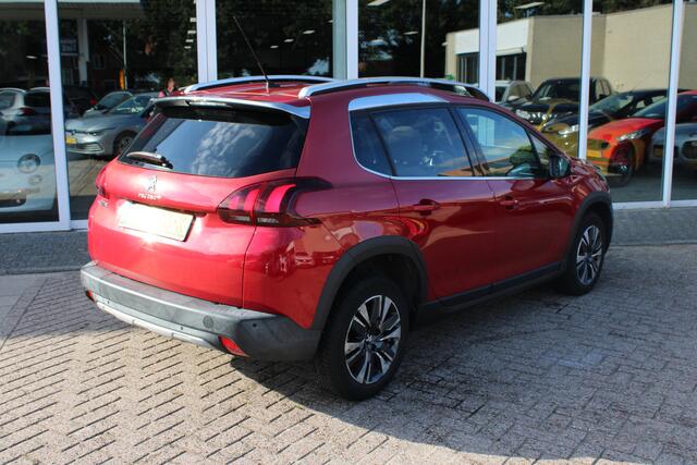 Peugeot 2008 1.2 PureTech Allure Panorama