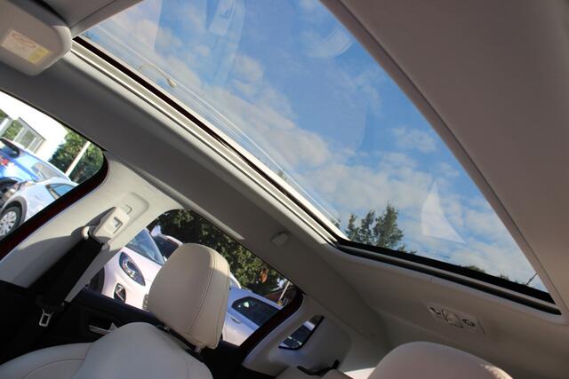 Peugeot 2008 1.2 PureTech Allure Panorama
