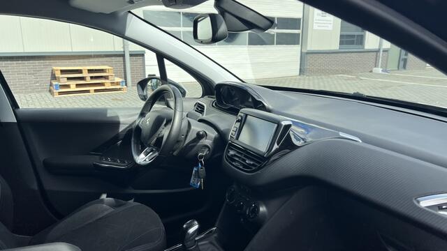 Peugeot 2008 1.2 PureT. Signature
