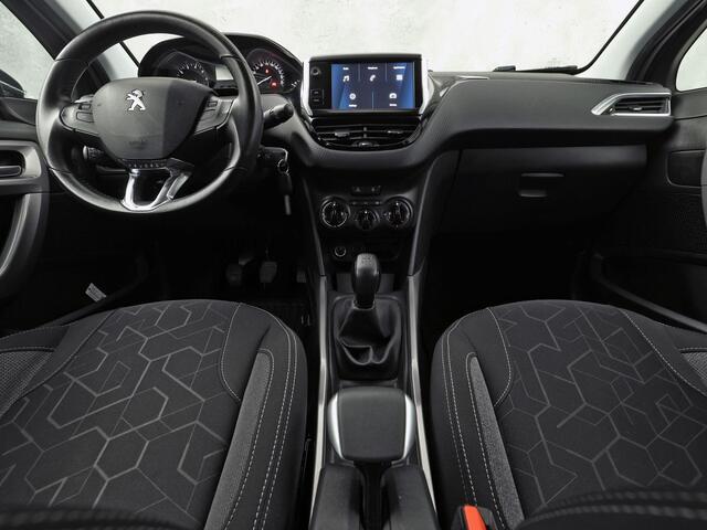 Peugeot 2008 1.2 PureTech Sport (SCHERM, CRUISE, SPORTSTOELEN, NIEUWE APK, NIEUWSTAAT)