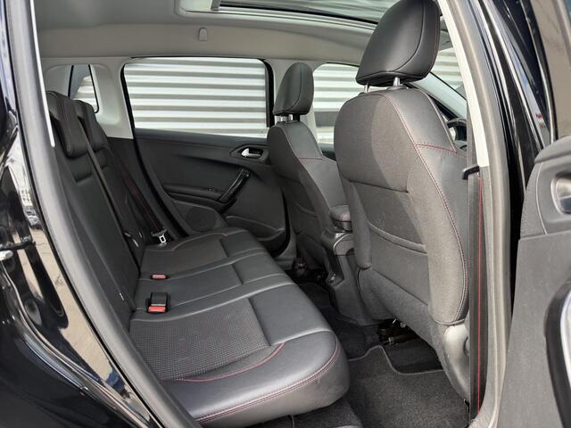 Peugeot 2008 1.2 PureTech GT-line Navi|Pano|Trekhaak|Camera|Carplay|Cruise|Clima|PDC|Stoelverwarming|Nieuwe APK bij aflevering