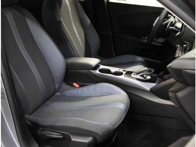 Peugeot 2008 1.2 130PK Allure | 1ste eigenaar | AppleCarPlay/AndroidAuto | Climate Control | Adaptive Cruise Control | Camera | Keyless | FULL LED | Navigatie | LMV | Parkeersensoren | Privacy Glass | Isofix | Trekhaak |