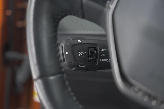 Peugeot 2008 PureTech 130 Allure Pack | Trekhaak | Adaptieve Cruise Control | Camera | Stoelverwarming