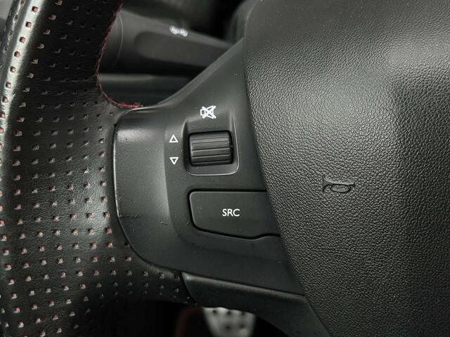 Peugeot 2008 1.2 PureTech GT-line Gratis Afleverpakket! | Trekhaak | Panoramadak | Achteruitrijcamera |