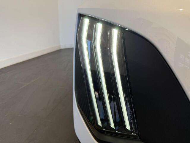 Peugeot 2008 1.2 Hybrid Allure l Automaat l Apple carplay & Android auto l Parkeersensoren l Camera