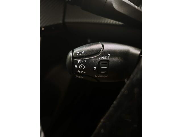 Peugeot 2008 1.2 PureTech Active Pack Navi | Climate Control | Parkeersensoren | Cruise Control