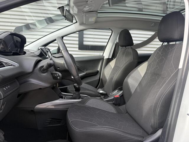 Peugeot 2008 1.2 PureTech Blue Lion 2e Eigenaar|Pano|Navi|Carplay|Trekhaak|Airco|Cruise|PDC|Elek ramen|N.A.P|APK tot 03-2027