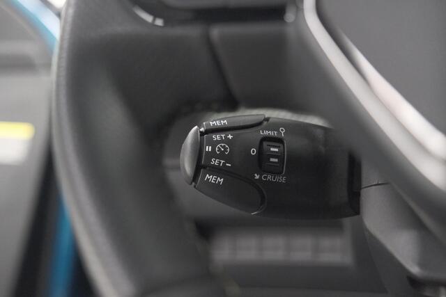 Peugeot 2008 1.2 Hybrid 136 GT | Camera | Apple Carplay | Parkeersensoren | Keyless