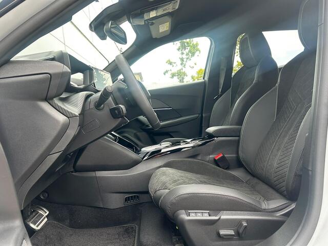 Peugeot 2008 1.2 Hybrid 145 GT | Camera | Adaptieve Cruise Control | Alcantara stoelen | Apple Carplay/Android Auto