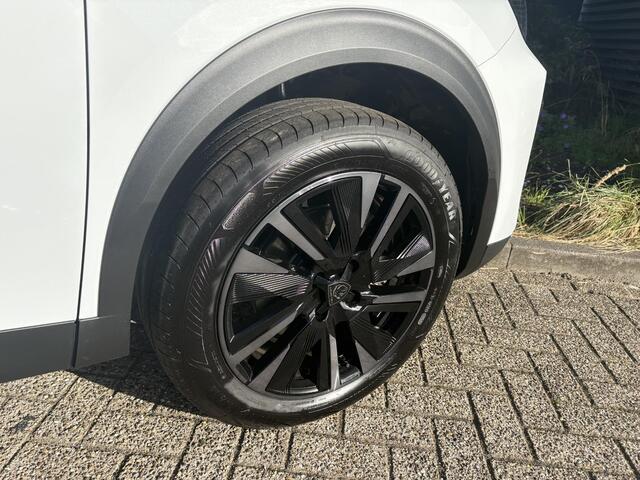 Peugeot 2008 1.2 Hybrid 145 GT | Panoramadak | Camera | Apple Carplay/ Android Auto |