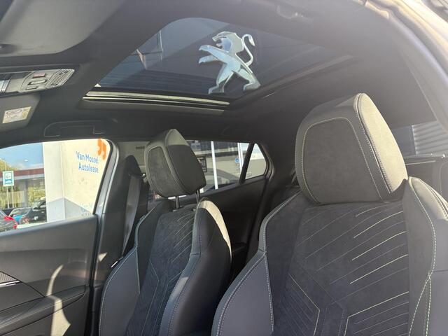 Peugeot 2008 1.2 Hybrid 145 GT | Panoramadak | Camera | Apple Carplay/ Android Auto |