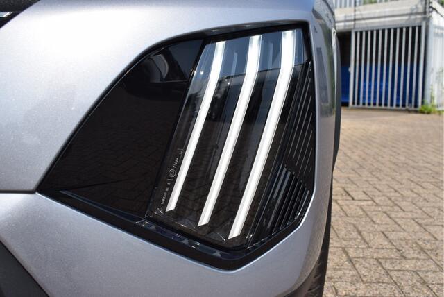 Peugeot 2008 1.2 GT 130pk EAT8 Automaat | Schuif/open dak | Alcantara | 360° Camera