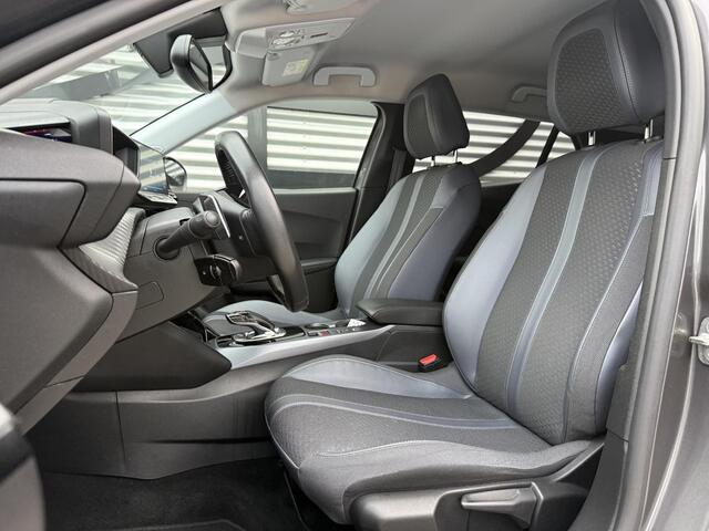 Peugeot 2008 1.2 PureTech Blue Lease Allure 2e Eigenaar|Navi|Camera|D-riem vv in 2025|i-Cockpit|Trekhaak|Cruise|Carplay|Clima|PDC V+A|Elek ramen|Nieuwe APK bij Aflevering