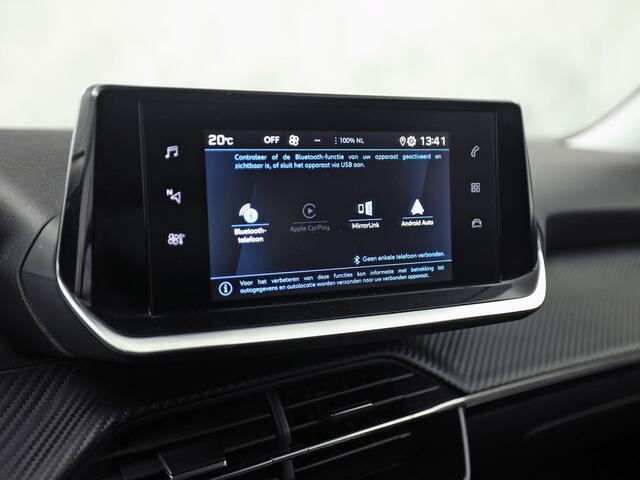 Peugeot 2008 1.2 PureTech Allure Pack Automaat (APPLE CARPLAY, CLIMATE, PARKEERSENSOREN, GETINT GLAS, LANE ASSIST, LM VELGEN, NIEUWE APK)