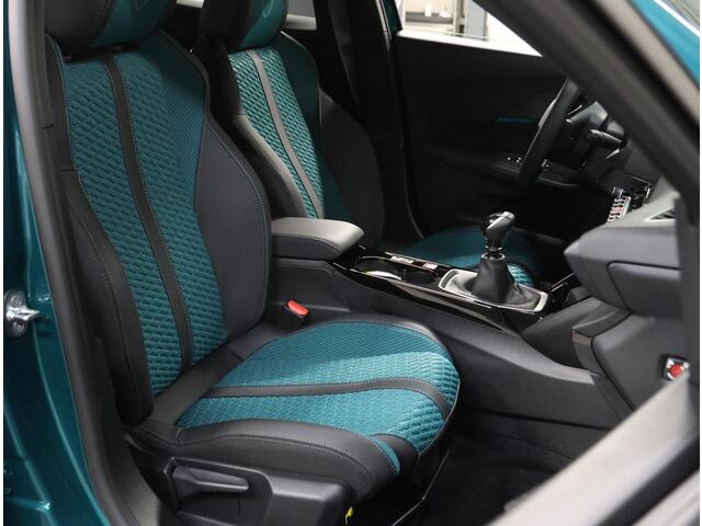 Peugeot 2008 1.2 Turbo 100 Envy | 8 jaar garantie | Navigatie | Achteruitrijcamera | Apple CarPlay / Android Auto |