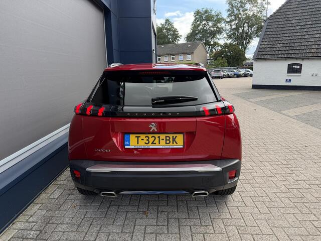 Peugeot 2008 1.2 Turbo Allure 130 PK | Navigatie via Telefoon | All Season Banden Stoelverwarming | Camera | LED Verlichting | Cruise Control | Climate Control | Half Lederen Bekleding