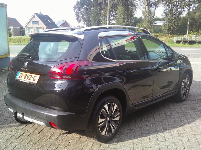 Peugeot 2008 1.2 PureTech Allure Staat in De Krim