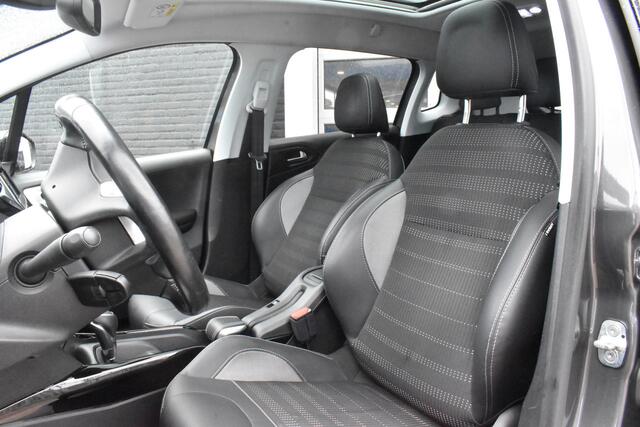 Peugeot 2008 PureTech 130 Allure Automaat | Trekhaak | Panoramadak | Airco | Navi | – foto 2