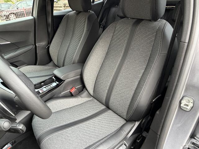 Peugeot 2008 1.2 Hybrid 145 Allure Automaat | PDC | Camera | Clima | Blind Spot | – foto 10