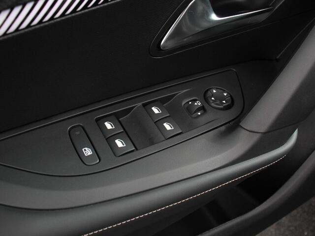Peugeot 2008 1.2 PureTech 130pk Automaat Allure Navigatie Apple Carplay/Android Auto 360 camera Parkeersensoren Blind Spot Assist Adaptive Cruise Control Stoelverwarming Getinte ramen Climate Control – foto 6