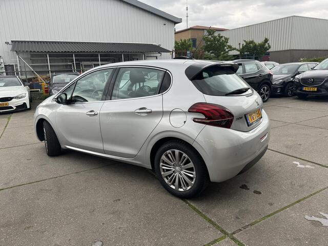 Peugeot 208 1.2 PureTech Blue Lease Executive