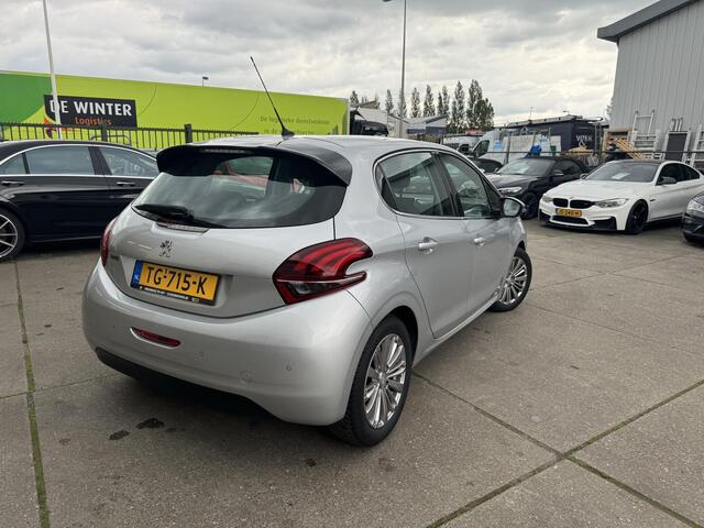 Peugeot 208 1.2 PureTech Blue Lease Executive
