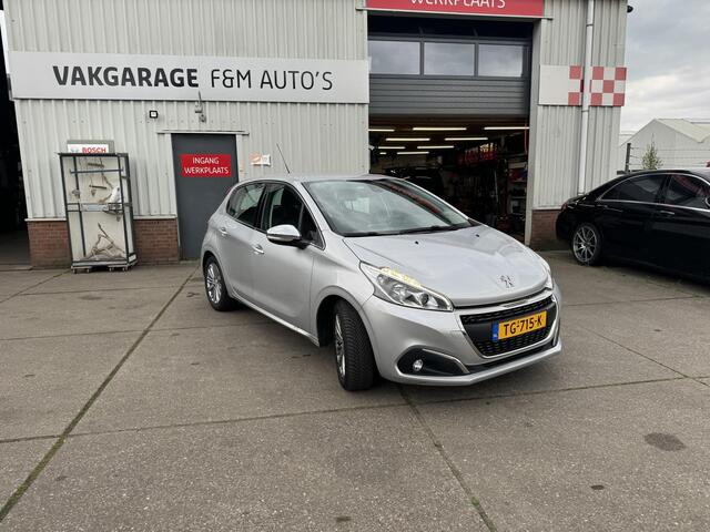 Peugeot 208 1.2 PureTech Blue Lease Executive