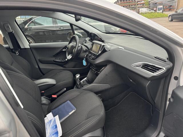 Peugeot 208 1.2 PureTech Blue Lease Executive