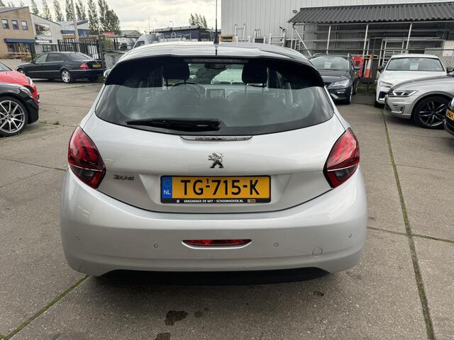 Peugeot 208 1.2 PureTech Blue Lease Executive