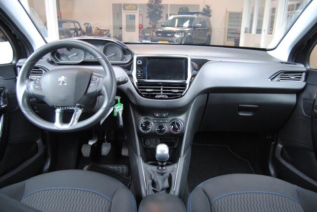Peugeot 208 1.2 PureT. Signature
