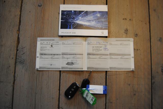 Peugeot 208 1.2 PureT. Signature