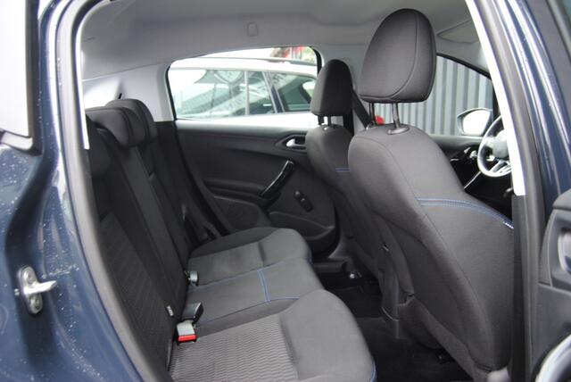 Peugeot 208 1.2 PureT. Signature