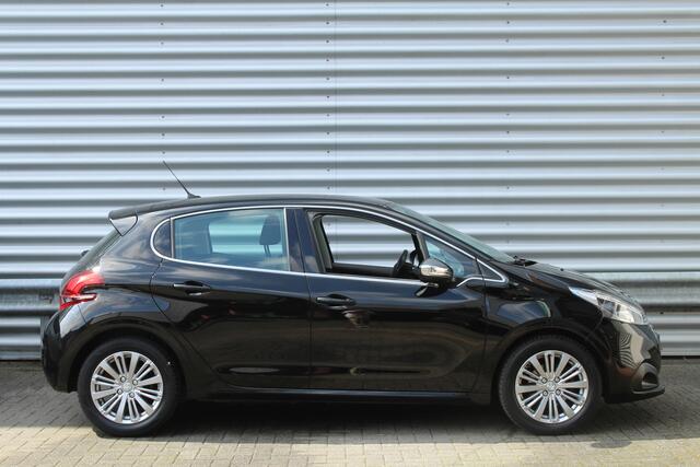 Peugeot 208 1.2 PureTech 83pk Blue Lease Allure NL-Auto NAP Clima Cruise Navi PDC LED 16"LMV
