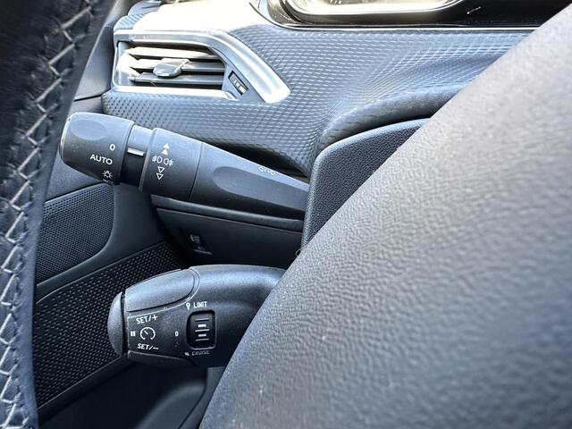Peugeot 208 1.2 PureTech Allure All-in prijs Clima/Navi/Carplay/Parkeersens