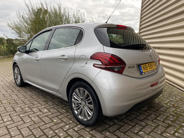 Peugeot 208 1.2 PureTech Allure 5 Deurs [ panoramadak,leer,fm navi,lmv,ecc,cruise ]