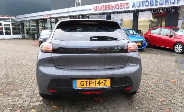 Peugeot 208 1.2 Benzine 100 Pk * Allure * Nieuw Model * Parkeer Camera voor- en achterzijde * Stoelverwarming * DAB Radio * Climate & Cruise Control * Mirror Screen * L.M. Velgen * Dodehoek Bewakingssysteem * Vingerhoets; Vierde Generatie Eersteklas Service !