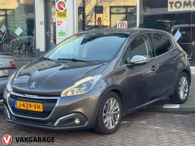 Peugeot 208 1.2 PureT. Signature