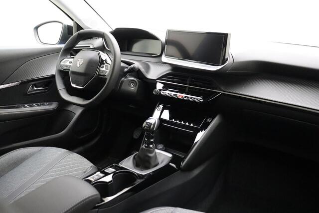 Peugeot 208 1.2 PureTech Allure Pack 100 PK | Handgeschakeld | Navigatie | Licht metalen velgen | Camera | Airco | Cruise Control | Vision pack | Speciale metaallak | Nieuw uit voorraad