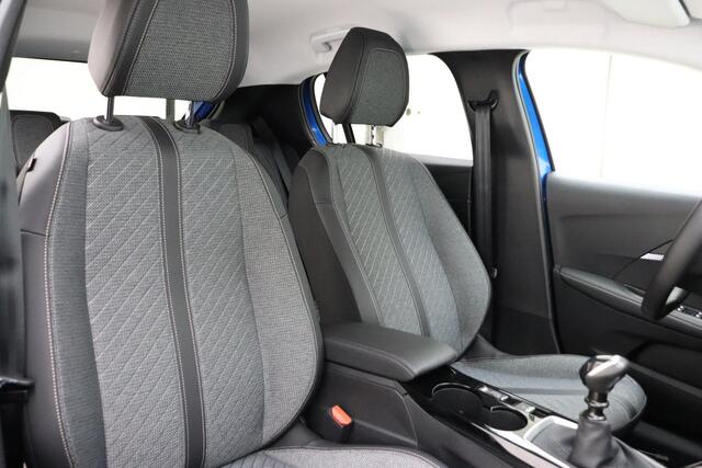 Peugeot 208 1.2 PureTech Allure Pack 100 PK | Handgeschakeld | Navigatie | Licht metalen velgen | Camera | Airco | Cruise Control | Vision pack | Speciale metaallak | Nieuw uit voorraad