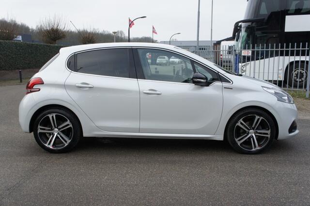 Peugeot 208 1.2 PURETECH GT-LINE 1eEIG DEALER ONDERHOUDEN