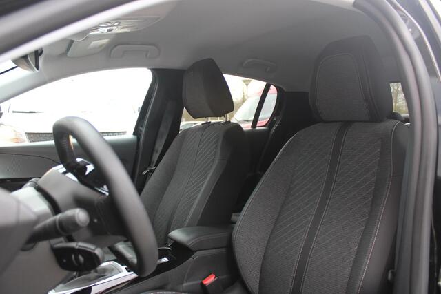 Peugeot 208 1.2 100PK ALLURE | ACHTERUITRIJ CAMERA | NAVIGATIE | DRAADLOZE APPLE CARPLAY/ANDROID AUTO | CLIMATE CONTROL | DAB+ RADIO | LICHTMETALEN VELGEN | CRUISE CONTROL | LED KOPLAMPEN | VERKEERSBORDEN HERKENNING | PARKEERSENSOREN VOOR EN ACHTER |