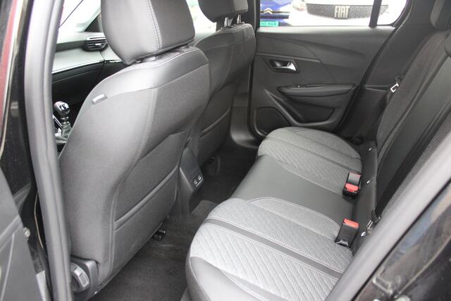 Peugeot 208 1.2 100PK ALLURE | ACHTERUITRIJ CAMERA | NAVIGATIE | DRAADLOZE APPLE CARPLAY/ANDROID AUTO | CLIMATE CONTROL | DAB+ RADIO | LICHTMETALEN VELGEN | CRUISE CONTROL | LED KOPLAMPEN | VERKEERSBORDEN HERKENNING | PARKEERSENSOREN VOOR EN ACHTER |