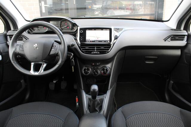 Peugeot 208 1.2 PureTech Signature / Carplay / Led / N.A.P.