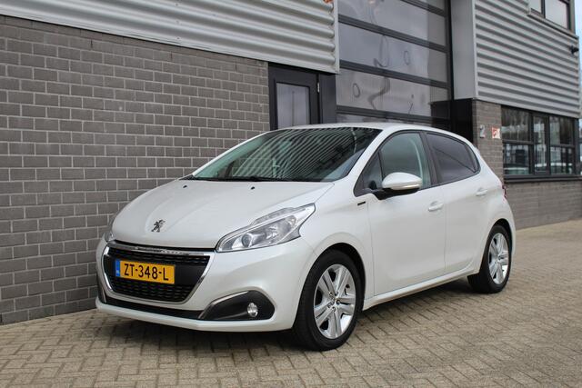 Peugeot 208 1.2 PureTech Signature / Carplay / Led / N.A.P.