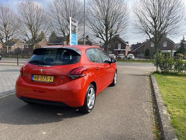 Peugeot 208 1.2 PureT. Blue Lion